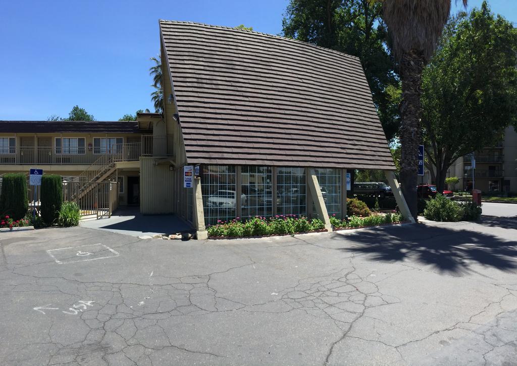 Discovery Inn Modesto Εξωτερικό φωτογραφία