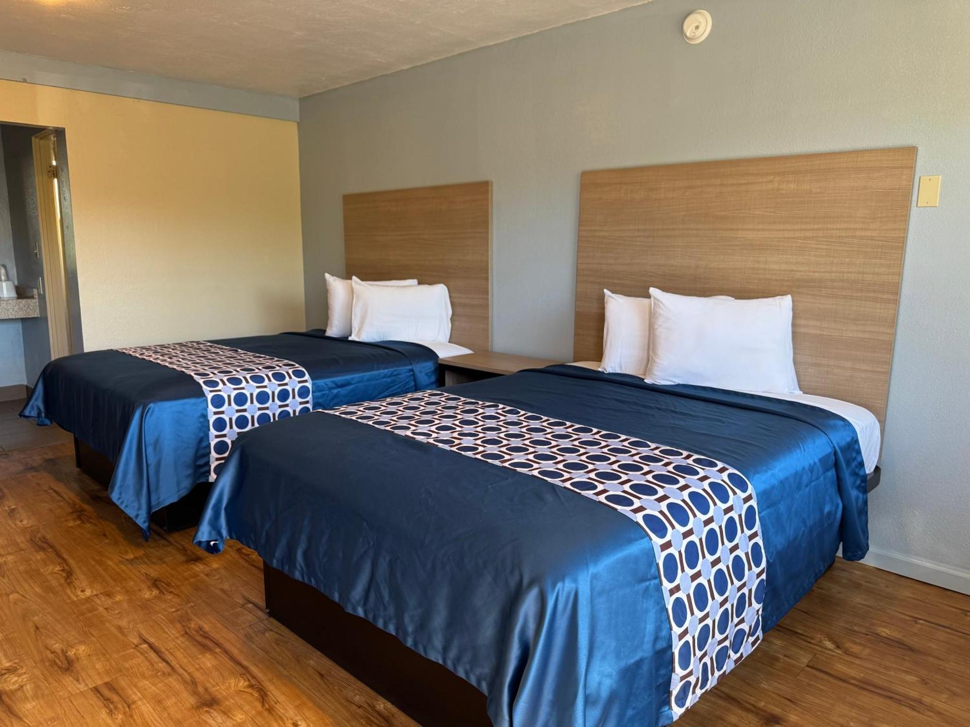 Discovery Inn Modesto Εξωτερικό φωτογραφία
